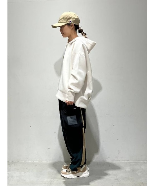 BAYFLOW（ベイフロー）の「ダンボールパーカー（パーカー・レディース・オフホワイト/ブルー/チャコール/モカ/ピンク・SMALL/MEDIUM/X-SMALL）」の18枚目の写真