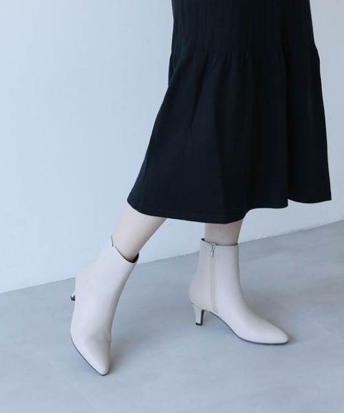 JELLY BEANS(ジェリービーンズ)の「ヒールキャップポインテッドトゥショートブーツ<ふわさら>(204-22911)JELLY BEANS(ジェリービーンズ)(ブーツ・レディース・グレイッシュベージュ/アイボリー/ブラック・LL/L/SS/S/M)」の19枚目の写真
