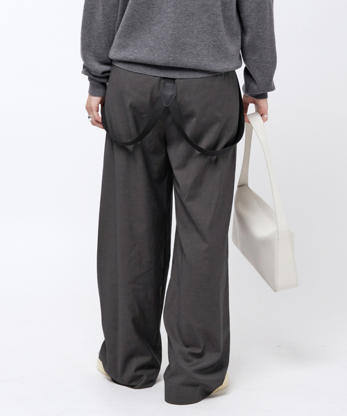 PROVOKE （プロヴォーク）の「【PROVOKE/プロヴォーク】dad suspenders pants（スラックス・レディース・ライトグレー/ネイビー・38/36）」の3枚目の写真