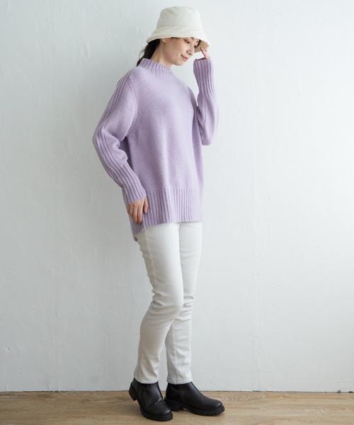 ikka(イッカ)の「ハイネックバックスリットプルオーバー(ニット/セーター・レディース・ネイビー/オフホワイト/ライラック/ブルー/レモンイエロー・M/L/S)」の15枚目の写真