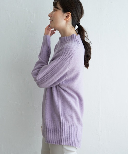 ikka(イッカ)の「ハイネックバックスリットプルオーバー(ニット/セーター・レディース・ネイビー/オフホワイト/ライラック/ブルー/レモンイエロー・M/L/S)」の18枚目の写真