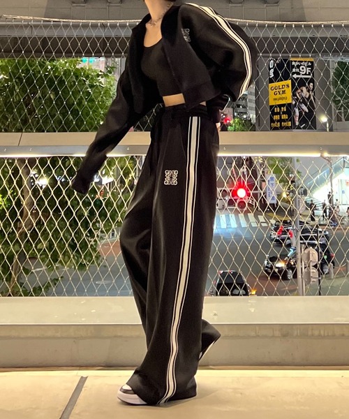 STRAY SHEEP（ストレイシープ）の「[STRAY SHEEP]ロゴ刺繍ワイドトラックパンツ（スウェットパンツ・メンズ・ブラック・MEDIUM/SMALL）」の11枚目の写真