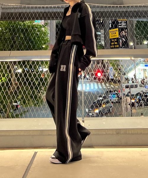 STRAY SHEEP（ストレイシープ）の「[STRAY SHEEP]ロゴ刺繍ワイドトラックパンツ（スウェットパンツ・メンズ・ブラック・MEDIUM/SMALL）」の13枚目の写真