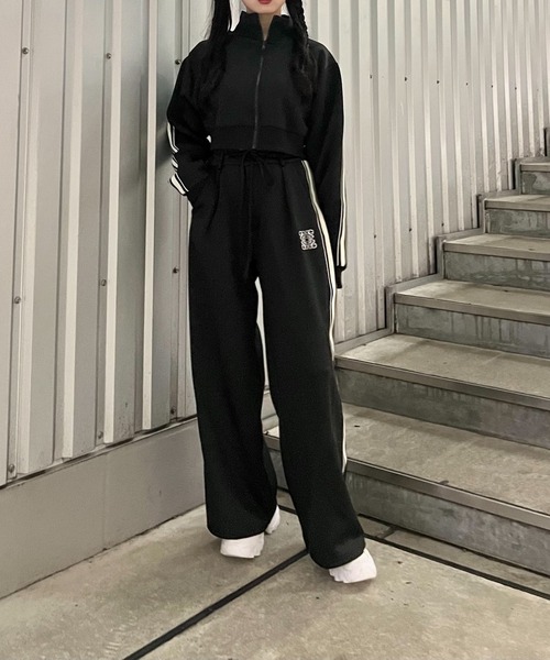 CHANEL ブラック スエットパンツ ストライプ STRAY SHEEP（ストレイシープ）の「[STRAY SHEEP]ロゴ刺繍ワイド