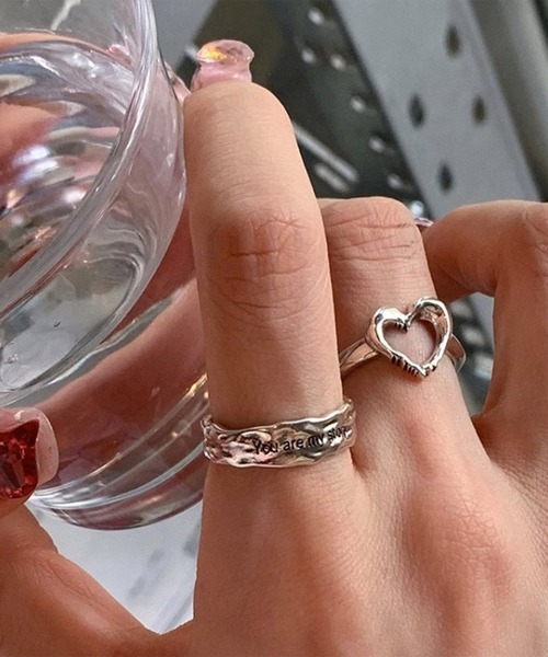 LYEON（リヨン）の「メッセージ+ハート２点セットリング（リング・レディース・シルバー・FREE）」の2枚目の写真