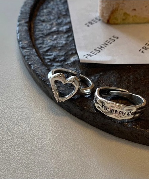 LYEON（リヨン）の「メッセージ+ハート２点セットリング（リング・レディース・シルバー・FREE）」の3枚目の写真