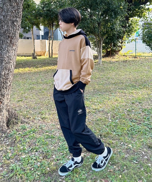 PEN FIELD（ペンフィールド）の「【Penfield】TC裏毛・カラーブロックパーカー（その他トップス・キッズ・カーキ/ベージュ/オートミール・150cm/160cm/170cm/140cm）」の4枚目の写真