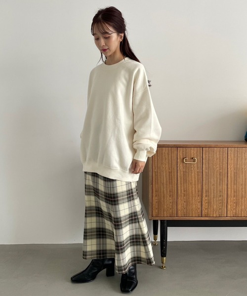 LOWRYS FARM(ローリーズファーム)の「ウラケピーチキモウプルオーバーLS 971131(スウェット・レディース・ピンク/ライトイエロー/アイボリー/ブラック/パープル・FREE)」の18枚目の写真