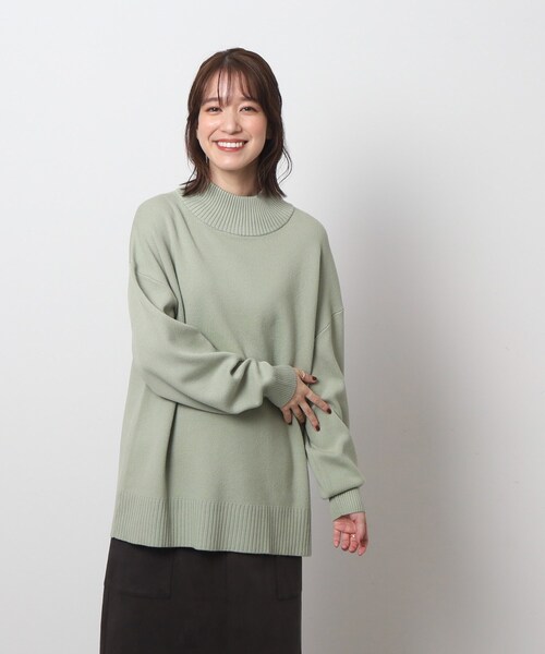 SHOO・LA・RUE(シューラルー)の「◆インしないスタイリングにも とろみ ハイネックニット【ここちイージー/体型カバー】(ニット/セーター・レディース・アイボリー/サンドベージュ/サックスブルー/ブラック/グリーン系・04/03/02)」の10枚目の写真