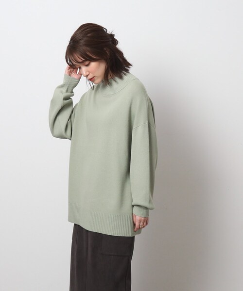 SHOO・LA・RUE(シューラルー)の「◆インしないスタイリングにも とろみ ハイネックニット【ここちイージー/体型カバー】(ニット/セーター・レディース・アイボリー/サンドベージュ/サックスブルー/ブラック/グリーン系・04/03/02)」の11枚目の写真