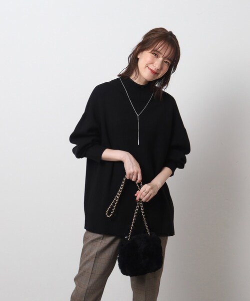 SHOO・LA・RUE(シューラルー)の「◆インしないスタイリングにも とろみ ハイネックニット【ここちイージー/体型カバー】(ニット/セーター・レディース・アイボリー/サンドベージュ/サックスブルー/ブラック/グリーン系・04/03/02)」の16枚目の写真