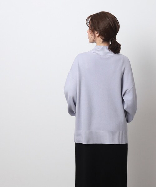 SHOO・LA・RUE(シューラルー)の「◆インしないスタイリングにも とろみ ハイネックニット【ここちイージー/体型カバー】(ニット/セーター・レディース・アイボリー/サンドベージュ/サックスブルー/ブラック/グリーン系・04/03/02)」の20枚目の写真