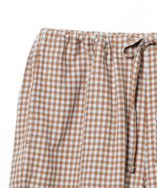 ts(s)(ティーエスエス)の「ts(s) / Gingham Plaid Cotton Polyester Stretch Cloth Drawstring Shorts(その他パンツ・メンズ・ブラウン・3/2)」の4枚目の写真