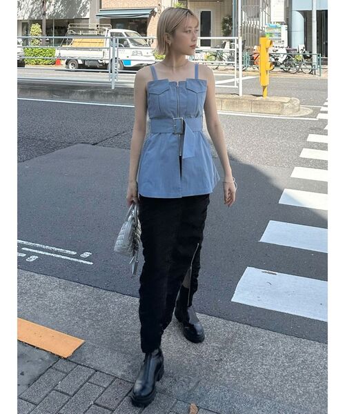 MURUA(ムルーア)の「デザインビスチェトップス(シャツ/ブラウス・レディース・ベージュ/ブルー/ブラック・FREE)」の4枚目の写真