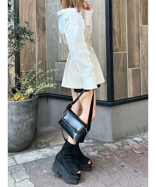 MURUA(ムルーア)の「デザインビスチェトップス(シャツ/ブラウス・レディース・ベージュ/ブルー/ブラック・FREE)」の12枚目の写真