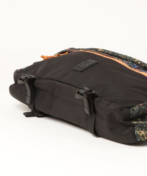 CHROME（クローム）の「［ CHROME / クローム ］KADET SLING BAG STUDIO BLACK / カデット スリング バッグ スタジオ ブラック 耐水 9L ボディバッグ iPad収納（ボディバッグ/ウエストポーチ・メンズ・ブラックミックス・FREE）」の6枚目の写真