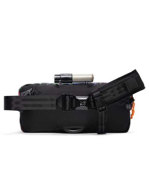 CHROME（クローム）の「［ CHROME / クローム ］KADET SLING BAG STUDIO BLACK / カデット スリング バッグ スタジオ ブラック 耐水 9L ボディバッグ iPad収納（ボディバッグ/ウエストポーチ・メンズ・ブラックミックス・FREE）」の3枚目の写真
