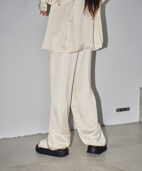 TODAYFUL（トゥデイフル）の「TODAYFUL Satin Easy Pants サテン