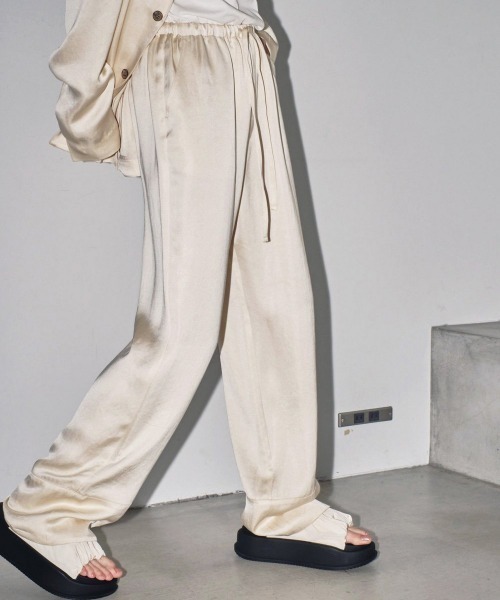 TODAYFUL（トゥデイフル）の「TODAYFUL Satin Easy Pants サテン