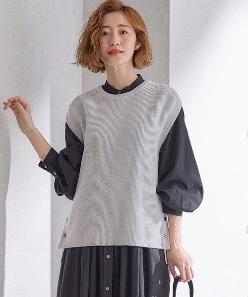 23区 S(ニジュウサンクチイサイサイズ)の「【洗える】コットンギマ ニット ベスト(ベスト・レディース・ベージュ系/ネイビー系/ライトグレー系・32)」の2枚目の写真