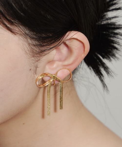 Aunt Marie's（アントマリーズ）の「リボンスネークチェーンイヤリング（イヤリング・レディース・ゴールド/シルバー・FREE）」の4枚目の写真