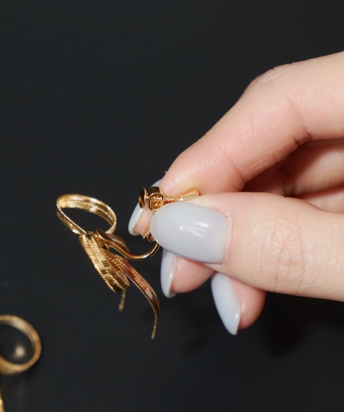 Aunt Marie's（アントマリーズ）の「リボンスネークチェーンイヤリング（イヤリング・レディース・ゴールド/シルバー・FREE）」の8枚目の写真