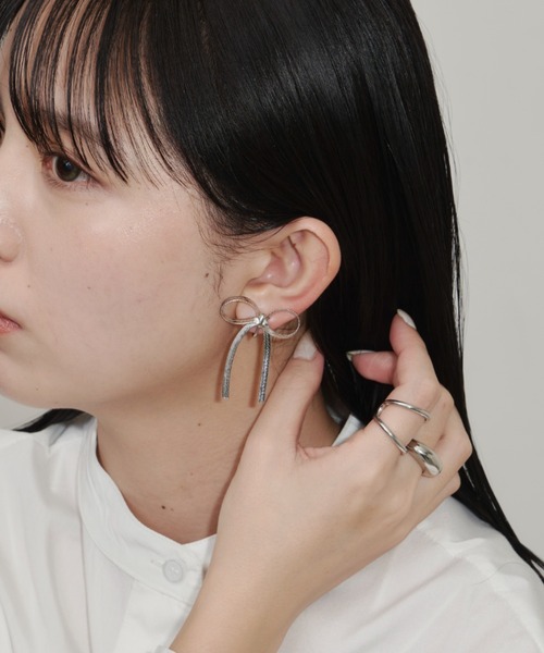 Aunt Marie's（アントマリーズ）の「リボンスネークチェーンイヤリング（イヤリング・レディース・ゴールド/シルバー・FREE）」の15枚目の写真