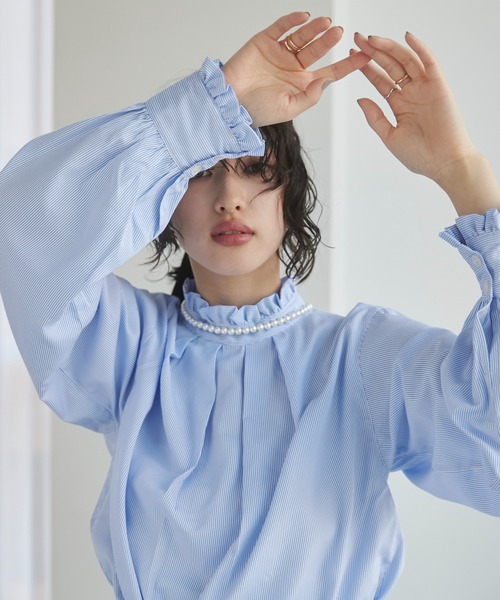 ANGIE（アンジー）の「2WAYフリルスタンドカラーブラウス / オフィスカジュアル / 通勤 / 春服（シャツ/ブラウス・レディース・ブラック/ネイビー/オフホワイト/サックスブルー/ブルー系その他・FREE）」の11枚目の写真