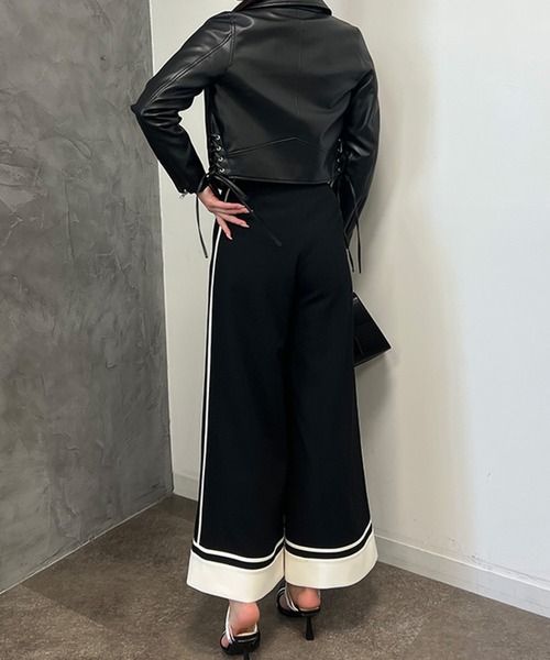 EIMY ISTOIRE（エイミーイストワール）の「フェイクレザーレースアップライダース（ライダースジャケット・レディース・ブラック/ホワイト・S/M）」の3枚目の写真