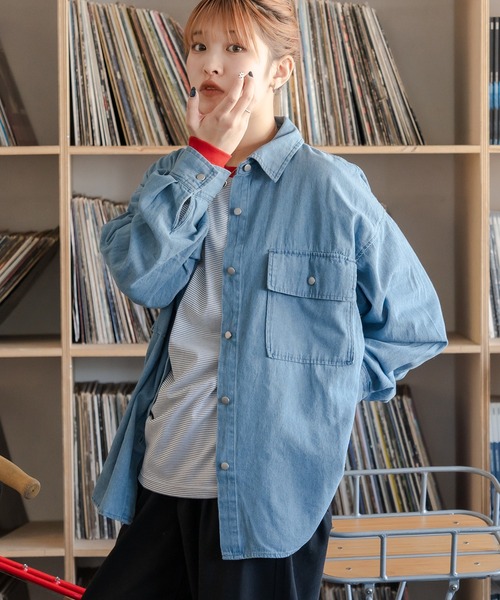 kutir(クティール)の「【M,L2サイズ展開】ダブルポケットデニムシャツ(シャツ/ブラウス・レディース・ライトインディゴブルー/ブラック/ライトブルー・MEDIUM/LARGE)」の5枚目の写真