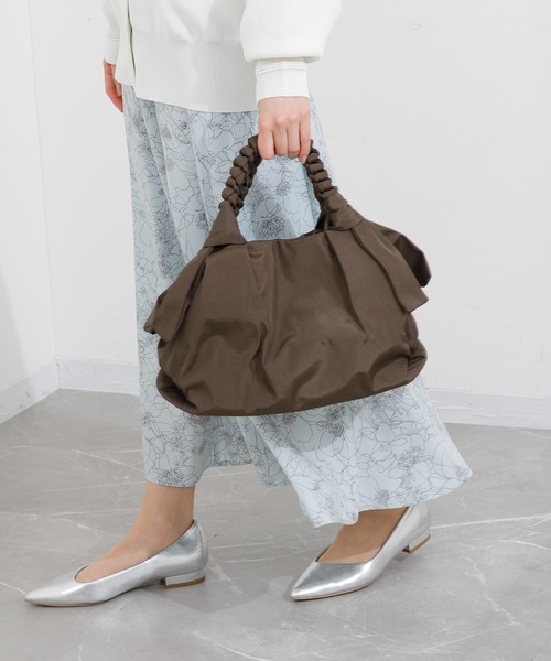 KATHARINE ROSS（キャサリンロス）の「【KATHARINE ROSS】タックナイロンバッグ（トートバッグ・レディース・イエロー/ミント/グレイッシュベージュ・MEDIUM）」の7枚目の写真