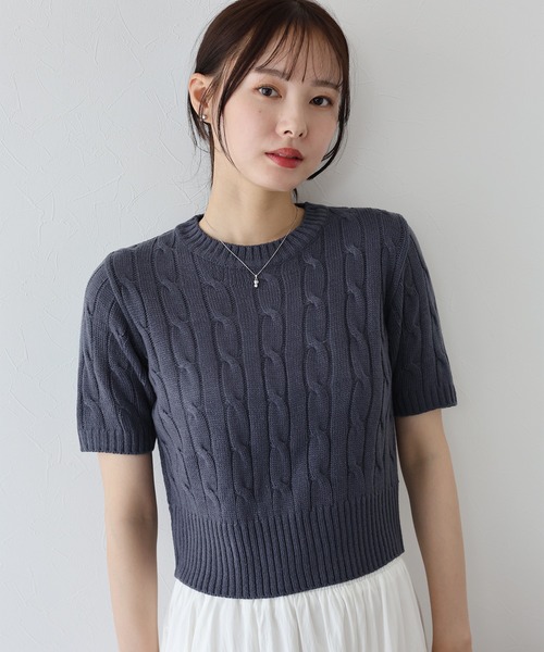 BLUEEAST（ブルーイースト）の「半袖ケーブルニット（ニット/セーター・レディース・アイボリー/グリーン/ブルー/ネイビー/チャコールグレー/ミント/ピンク/イエロー/ブラック系/アイボリー系/レッド・MEDIUM）」の4枚目の写真