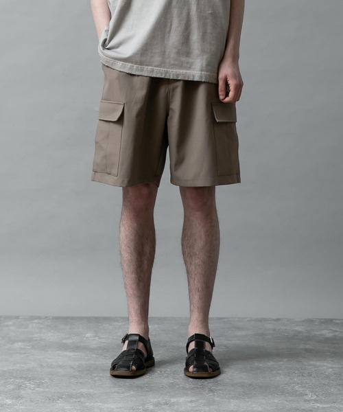 SLICK（スリック）の「テックツイルイージーカーゴパンツ（カーゴパンツ・メンズ・グレイッシュベージュ/ブラック・3/2/1）」の2枚目の写真