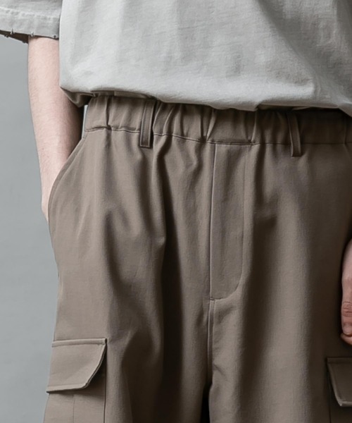 SLICK（スリック）の「テックツイルイージーカーゴパンツ（カーゴパンツ・メンズ・グレイッシュベージュ/ブラック・3/2/1）」の20枚目の写真
