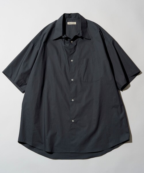 FREAK'S STORE（フリークスストア）の「限定展開 Relax Fit リラックスフィット S/S レギュラーカラーシャツ（シャツ/ブラウス・メンズ・ベージュ/ブルー系その他/サックスブルー/オリーブ/ブラック/チャコールグレー/ホワイト系その他/ホワイト・SMALL/LARGE/MEDIUM）」の4枚目の写真