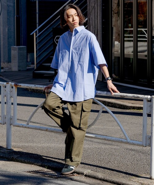 FREAK'S STORE（フリークスストア）の「限定展開 Relax Fit リラックスフィット S/S レギュラーカラーシャツ（シャツ/ブラウス・メンズ・ベージュ/ブルー系その他/サックスブルー/オリーブ/ブラック/チャコールグレー/ホワイト系その他/ホワイト・SMALL/LARGE/MEDIUM）」の18枚目の写真