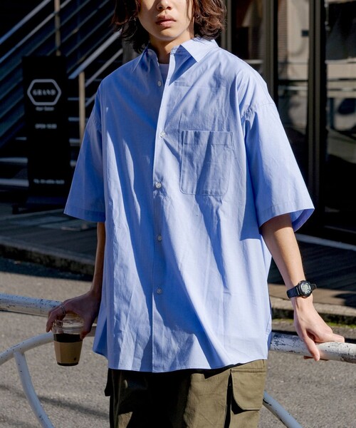 FREAK'S STORE（フリークスストア）の「限定展開 Relax Fit リラックスフィット S/S レギュラーカラーシャツ（シャツ/ブラウス・メンズ・ベージュ/ブルー系その他/サックスブルー/オリーブ/ブラック/チャコールグレー/ホワイト系その他/ホワイト・SMALL/LARGE/MEDIUM）」の16枚目の写真