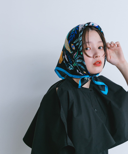 KBF（ケイビーエフ）の「アートプリントスカーフ（バンダナ/スカーフ・レディース・ブルー系その他/レッド系その他・ONE）」の5枚目の写真