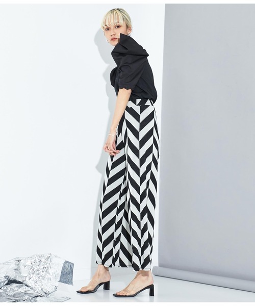 Settimissimo（セッティミッシモ）の「タックショルダー 切替 プルオーバー クルーネック（Tシャツ/カットソー・レディース・オフホワイト/ブラック・M）」の5枚目の写真