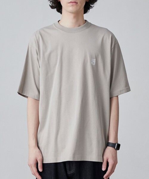 美品‼️オフホワイト　バックプリント　ロゴ Tシャツ 予約]バックロゴプリントビッグTシャツ/オフ – Lumier
