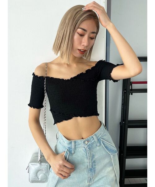 EMODA(エモダ)の「フィットクロスバンドトップ(Tシャツ/カットソー・レディース・ブラック/アイボリー/その他/ブルー・FREE)」の6枚目の写真