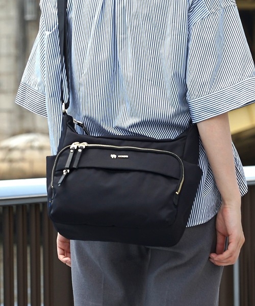 moz（モズ）の「【WEB限定】MOZ（モズ）軽量 軽撥水加工 きれいめ ビジネス ショルダーバッグ（ショルダーバッグ・レディース・チャコールグレー/グレイッシュベージュ/ブラック・ONE SIZE）」の8枚目の写真