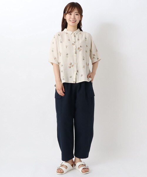 one'sterrace(ワンズテラス)の「花柄クロスステッチ刺繍 前開きブラウス(シャツ/ブラウス・レディース・アイボリー系8/サックスブルー系8・02)」の14枚目の写真