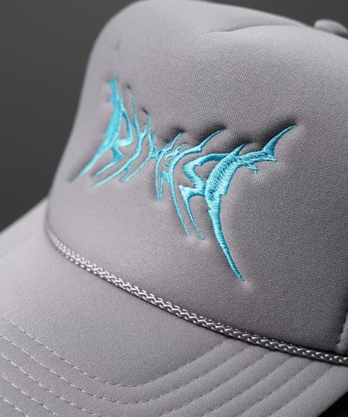 【RIPPER】スクリプトロゴ刺繍 メッシュキャップ / Script Logo Embroidery Mesh Cap（キャップ）｜RIPPER（リッパー）