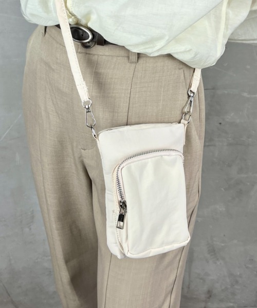 Loco Ocean（ロコオーシャン）の「軽量 斜め掛けミニバッグ ナイロンミニショルダー スマホポーチ（ショルダーバッグ・レディース・ホワイト/ブルーグリーン/ベージュ/ブラック・ONE SIZE）」の2枚目の写真