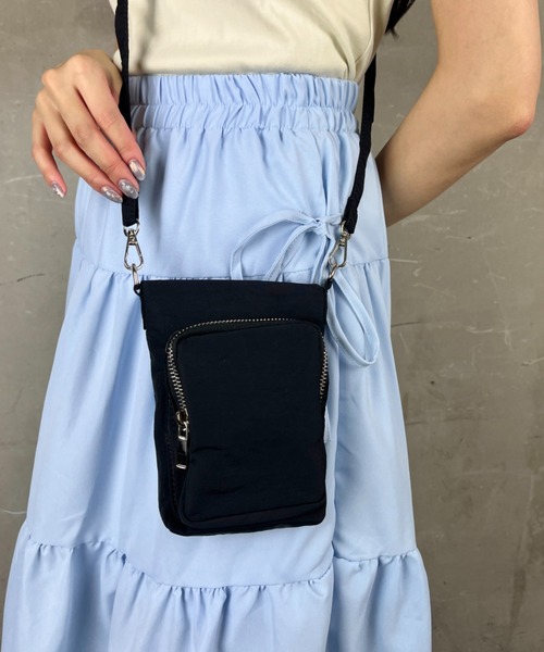 Loco Ocean（ロコオーシャン）の「軽量 斜め掛けミニバッグ ナイロンミニショルダー スマホポーチ（ショルダーバッグ・レディース・ホワイト/ブルーグリーン/ベージュ/ブラック・ONE SIZE）」の3枚目の写真