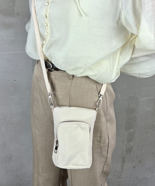 Loco Ocean（ロコオーシャン）の「軽量 斜め掛けミニバッグ ナイロンミニショルダー スマホポーチ（ショルダーバッグ・レディース・ホワイト/ブルーグリーン/ベージュ/ブラック・ONE SIZE）」の19枚目の写真