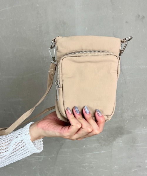 Loco Ocean（ロコオーシャン）の「軽量 斜め掛けミニバッグ ナイロンミニショルダー スマホポーチ（ショルダーバッグ・レディース・ホワイト/ブルーグリーン/ベージュ/ブラック・ONE SIZE）」の16枚目の写真