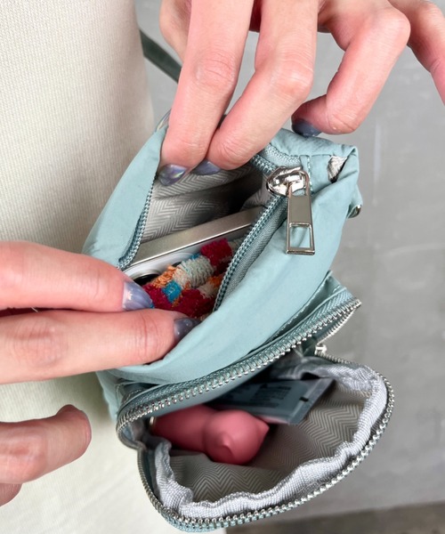 Loco Ocean（ロコオーシャン）の「軽量 斜め掛けミニバッグ ナイロンミニショルダー スマホポーチ（ショルダーバッグ・レディース・ホワイト/ブルーグリーン/ベージュ/ブラック・ONE SIZE）」の6枚目の写真