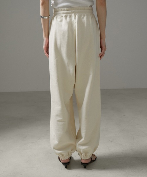 AMERICANA（アメリカーナ）の「【Americana for SALON】別注ロゴスウェットパンツ（スウェットパンツ・レディース・オフホワイト/ブラック・FREE）」の7枚目の写真